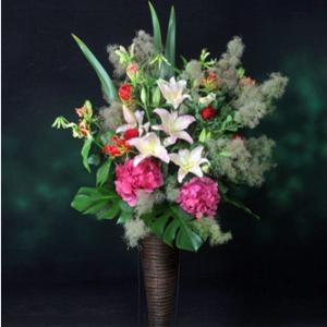 渋谷区ＮＨＫホールにお祝いのスタンド花をお届けしました。｜「花恭」　（東京都台東区の花キューピット加盟店 花屋）のブログ