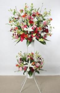 中央区八重洲のレストランにお祝いのスタンド花をお届けしました。｜「花恭」　（東京都台東区の花キューピット加盟店 花屋）のブログ