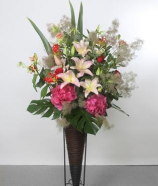 豊島区池袋の芸術劇場にお祝いのスタンド花をお届けしました。｜「花恭」　（東京都台東区の花キューピット加盟店 花屋）のブログ