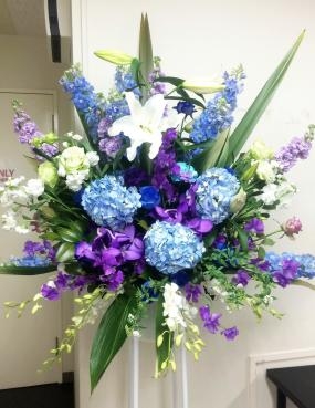 墨田区業平のスタジオにお祝いのスタンド花をお届けしました。｜「花恭」　（東京都台東区の花キューピット加盟店 花屋）のブログ