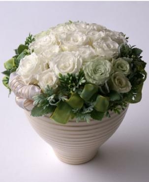大阪の方からプリザ　ホワイト＆グリーンのご注文をいただきました。｜「花恭」　（東京都台東区の花キューピット加盟店 花屋）のブログ
