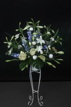 台東区北上野のお寺にお供えのスタンド花をお届けしました。｜「花恭」　（東京都台東区の花キューピット加盟店 花屋）のブログ