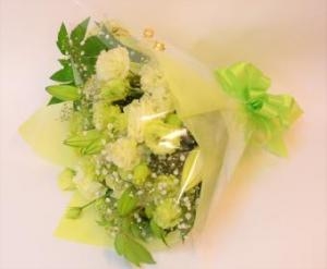 江東区木場にお祝いの花束をお届けしました。｜「花恭」　（東京都台東区の花キューピット加盟店 花屋）のブログ