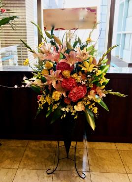 中央区日本橋の会社様に御祝いのすたんど花を お届けしました。｜「花恭」　（東京都台東区の花キューピット加盟店 花屋）のブログ