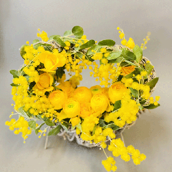 台東区　蔵前のお宅にミモザのアレンジをお届けしました。｜「花恭」　（東京都台東区の花キューピット加盟店 花屋）のブログ